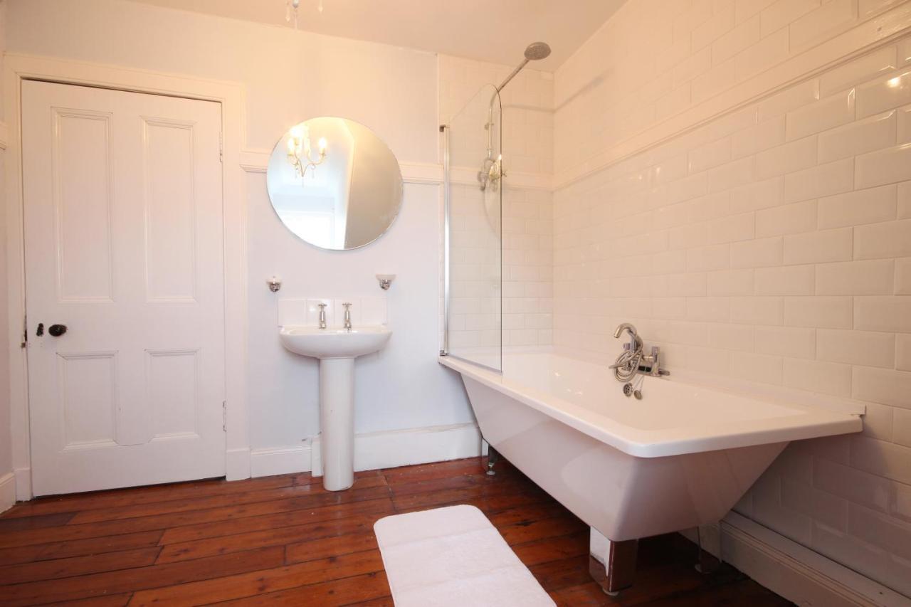 Braemount House Apartamento Barrhead Exterior foto
